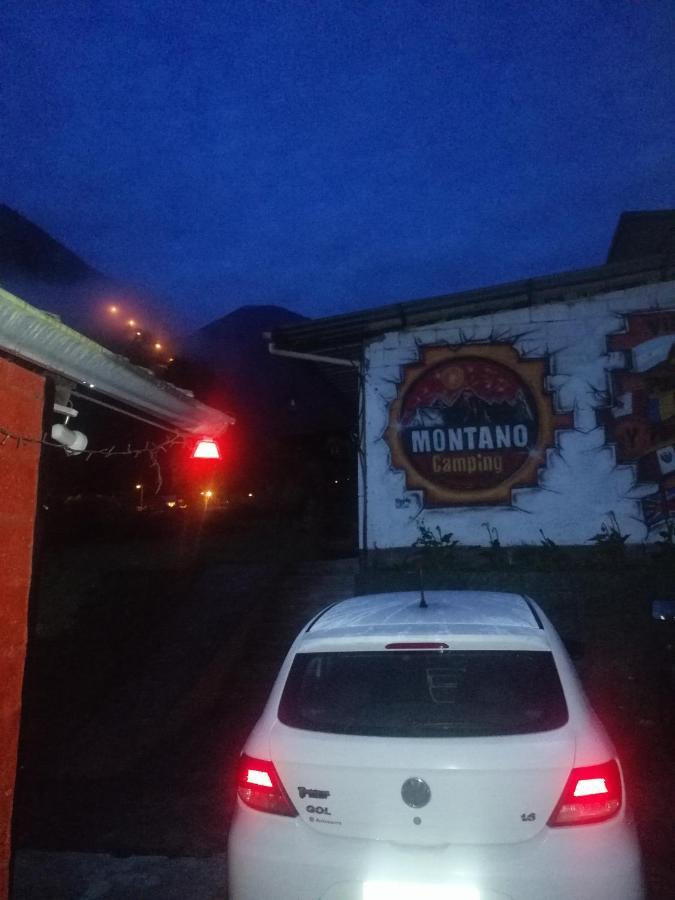 Montano Camping & Hostel Banos  Ngoại thất bức ảnh