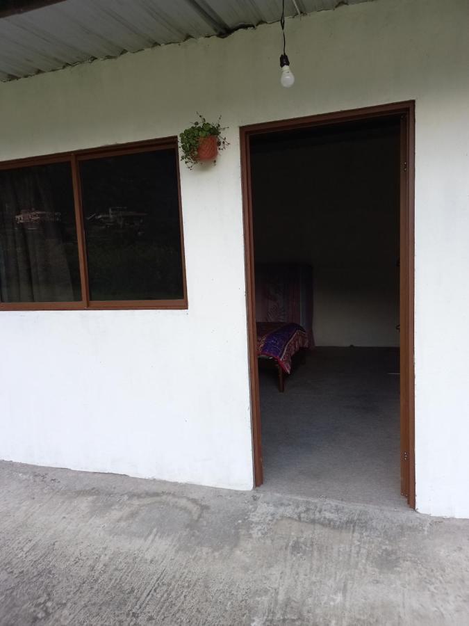 Montano Camping & Hostel Banos  Ngoại thất bức ảnh