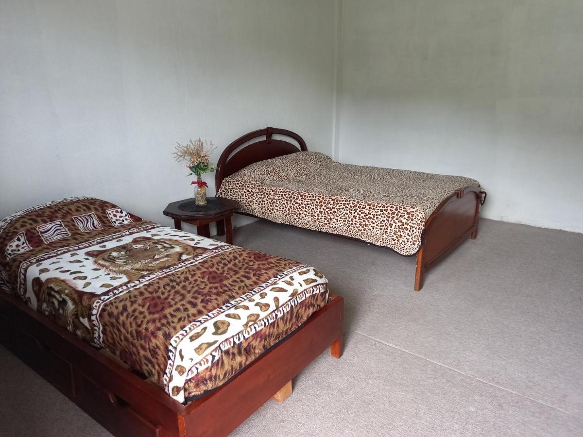 Montano Camping & Hostel Banos  Ngoại thất bức ảnh