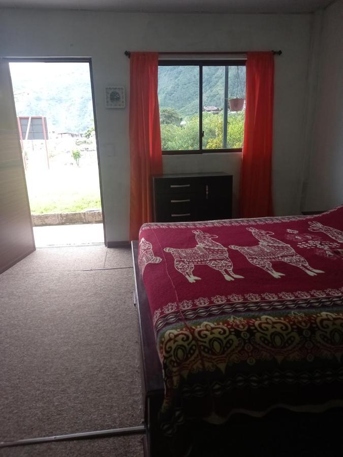 Montano Camping & Hostel Banos  Ngoại thất bức ảnh