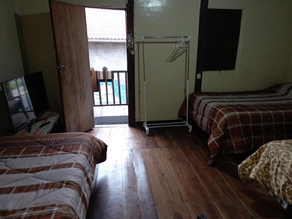 Montano Camping & Hostel Banos  Ngoại thất bức ảnh
