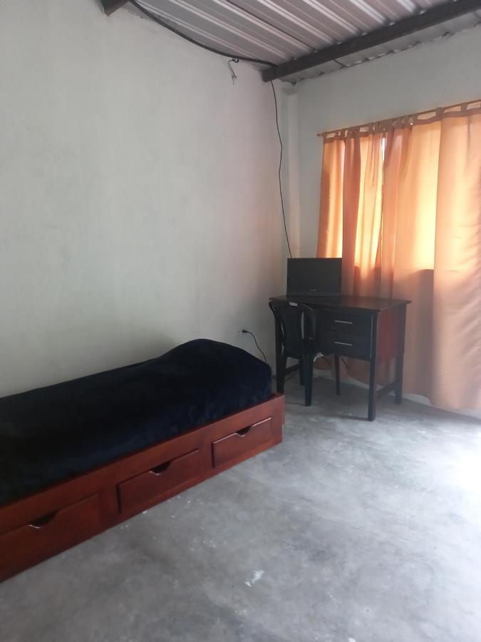 Montano Camping & Hostel Banos  Ngoại thất bức ảnh