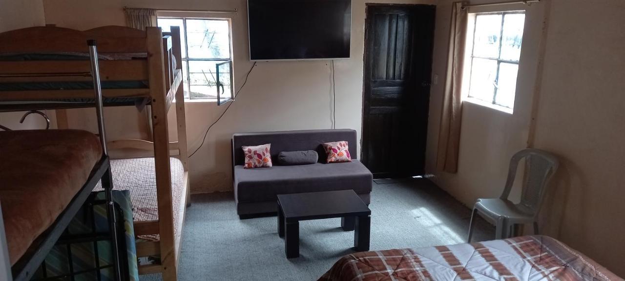 Montano Camping & Hostel Banos  Ngoại thất bức ảnh