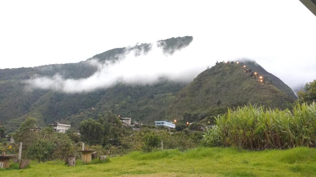 Montano Camping & Hostel Banos  Ngoại thất bức ảnh