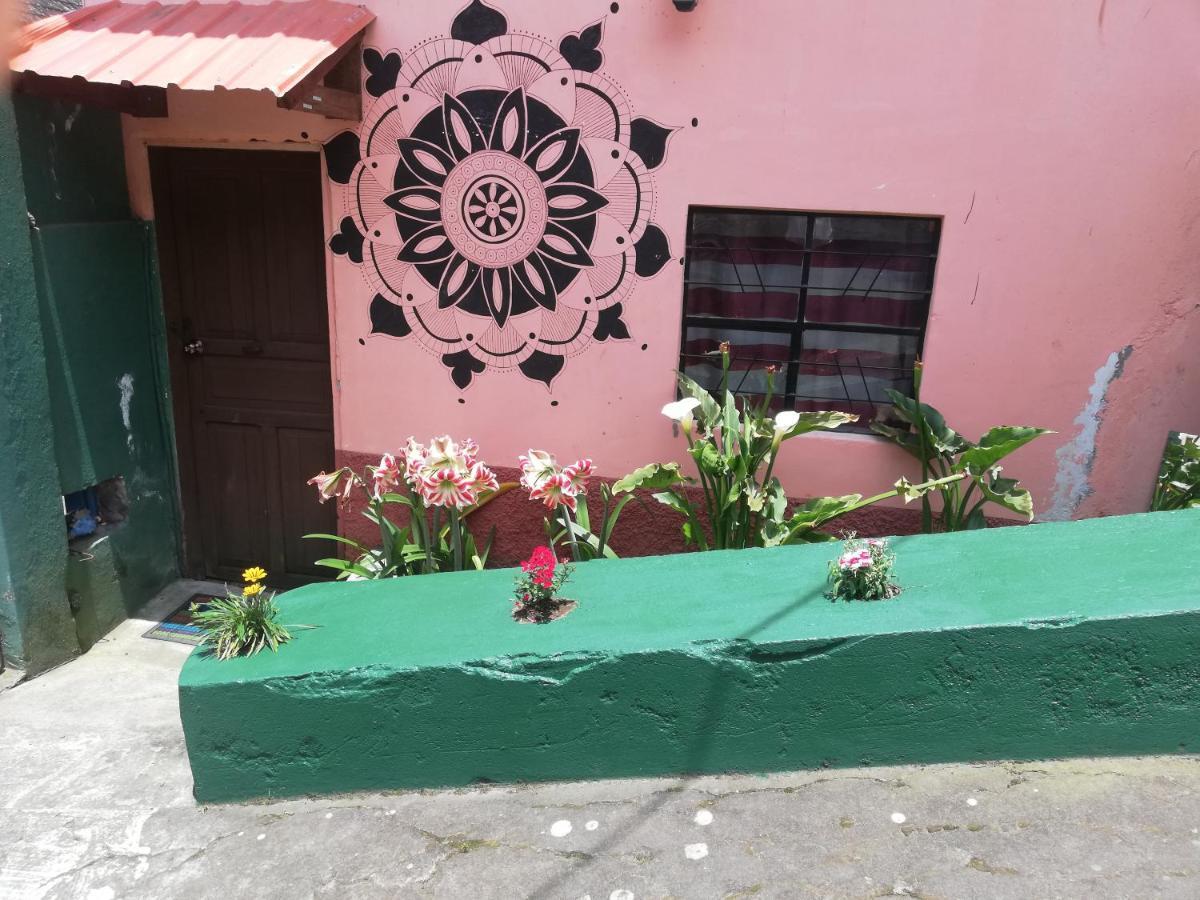 Montano Camping & Hostel Banos  Ngoại thất bức ảnh