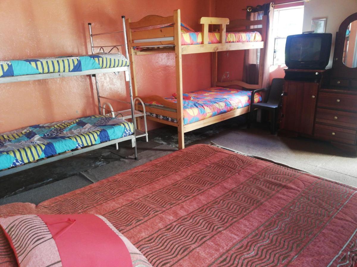 Montano Camping & Hostel Banos  Ngoại thất bức ảnh