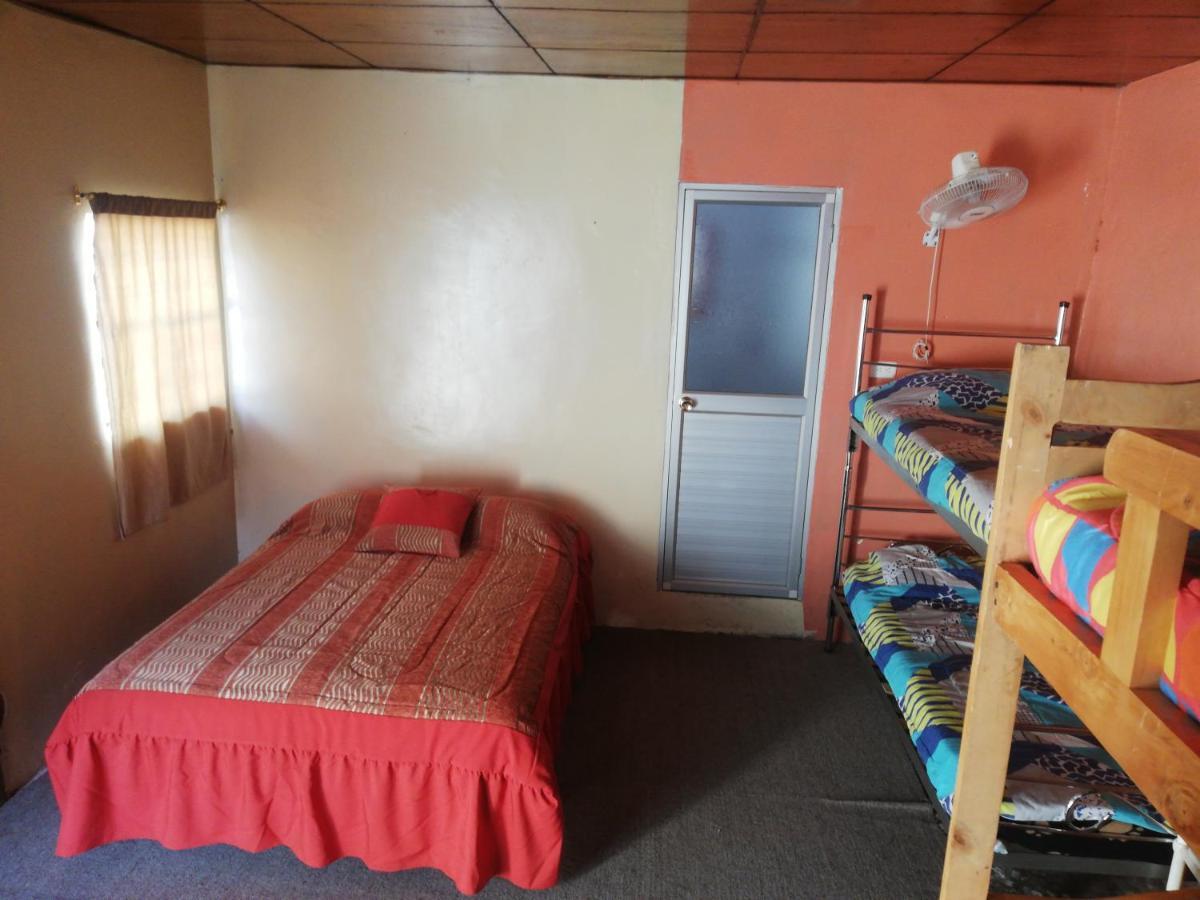 Montano Camping & Hostel Banos  Ngoại thất bức ảnh